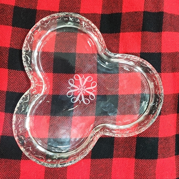 Vintage  Clover Shaped Jewelry Dish - Picture 2 of 8